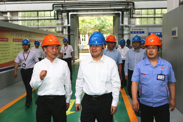 郝鹏旅行考察人生就是搏集团所属企业汽轮机公司